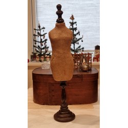 Gammel gine, h: 60 cm.