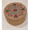 Gammel spånæske med blomster og blade, mål: 7 x 14,5 cm.