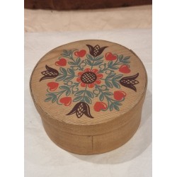 Gammel spånæske med blomster og blade, mål: 7 x 14,5 cm.