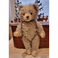Gammel bamse, navn ?, h: 32 cm.