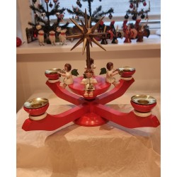Old Advent candle holder from Erzgebirge with 4 Wendt und Kühn angels, h: 27 cm, Ø: 34 cm.