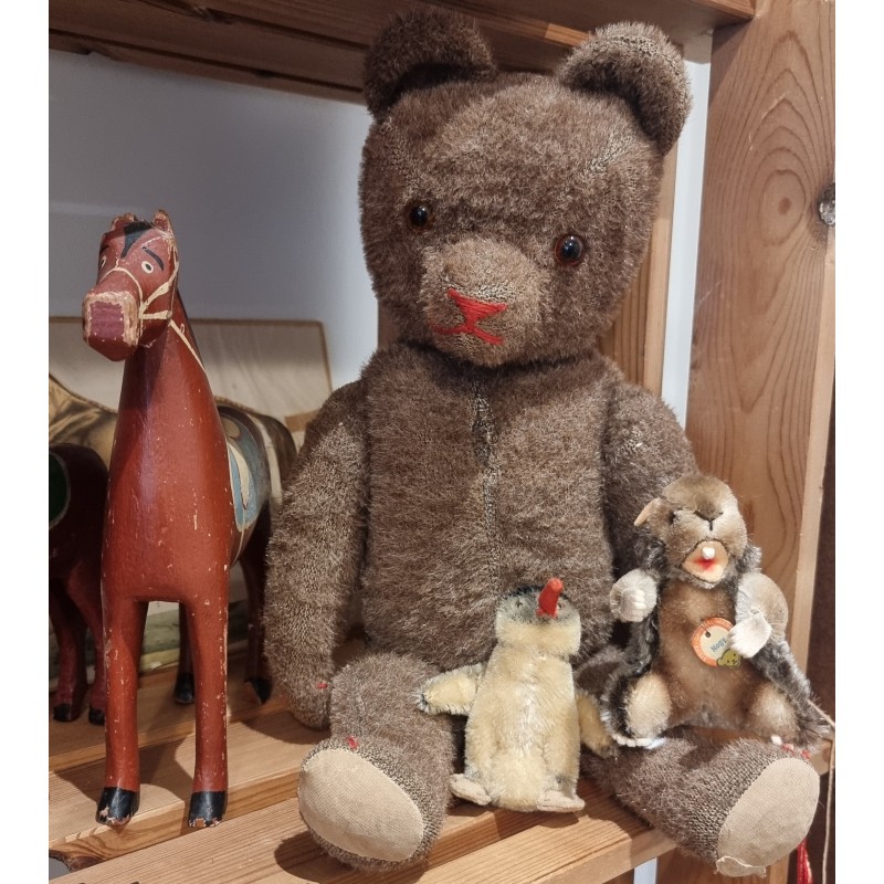Gammel brun bamse, navn ?, h: 45 cm.