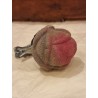 Antikt glaspynt, rosenknop med blad, h: 8 cm.
