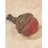 Antikt glaspynt, rosenknop med blad, h: 8 cm.