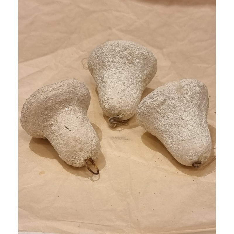 Gammelt papmachè pynt, klokker med "sukker", h: 4 - 5 cm. (3stk)