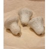 Gammelt papmachè pynt, klokker med "sukker", h: 4 - 5 cm. (3stk)