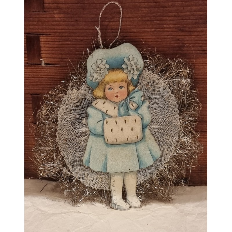 Antikt tinsel pynt, pige med muffe, h: 10,5 cm.