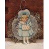 Antikt tinsel pynt, pige med muffe, h: 10,5 cm.