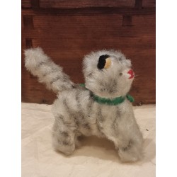 Lille gammel kat med grønne øjne, h: 12,5 cm.