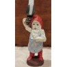 Antik gips nisse med lysholder, h: 12 cm.