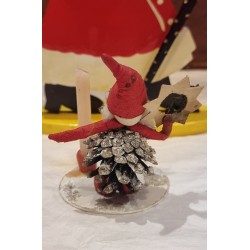 Gammel koglenisse med stjerne, h: 9 cm.