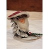 Gammel koglenisse med stor svampe hat, h: 7,5 cm.