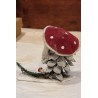 Gammel koglenisse med stor svampe hat, h: 7,5 cm.