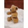 Lille gammel Steiff bamse, h: 7 cm.