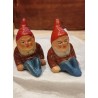Gammel keramik nisse, siddende, h: 8,5 cm.