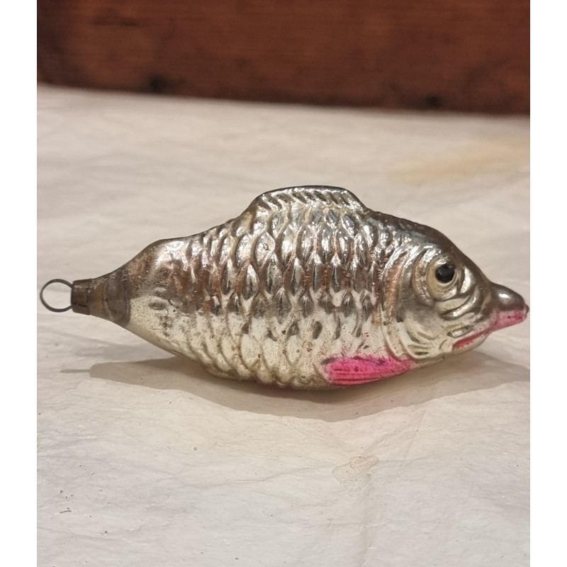 Antikt glaspynt, fisk, sølv, pink, l: 8 cm.