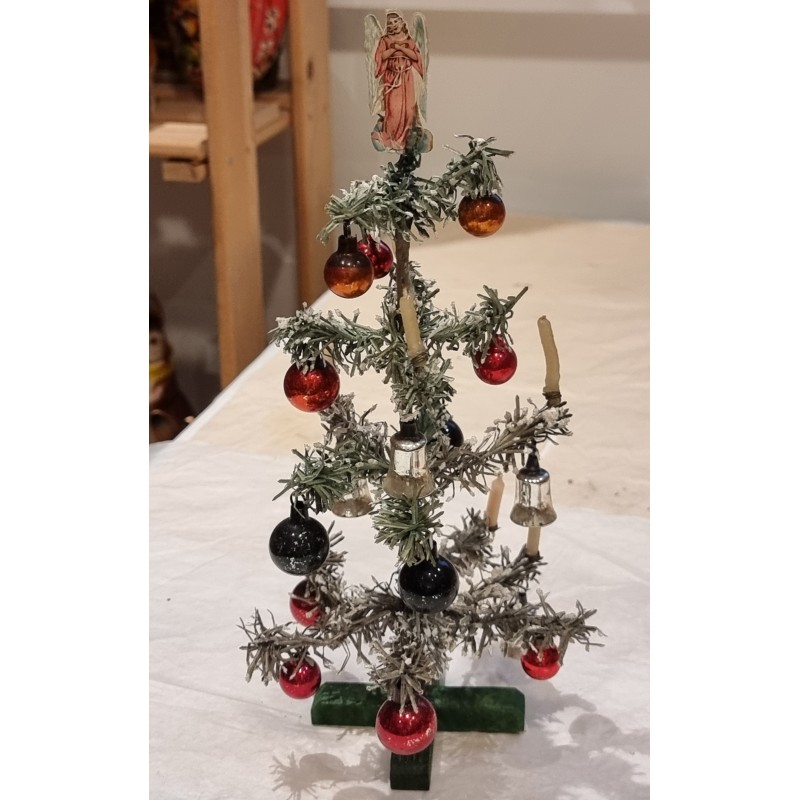 Antikt juletræ i papir med glaspynt, lys og top engle, h: 27 cm.