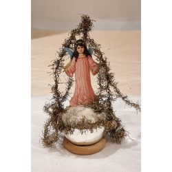 Antique tinsel ornament on a glass ornament with 2 angels, h: 16 cm.