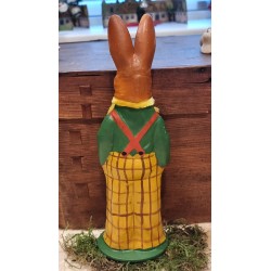 Påskepynt, papmachè, candycontainer, hare med ternede bukser, h: 25 cm.