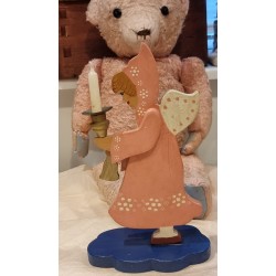 Old angel in wood with candleholder, h: 27,5 cm.