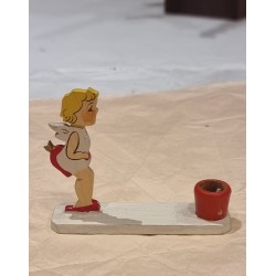 Lille antik engel/hjerte i træ med lys, mål: 6,5 x 8 cm.