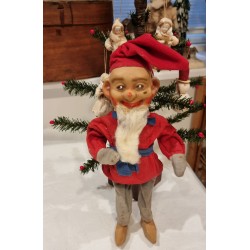 Gammel butiksnisse, h: 36 cm.