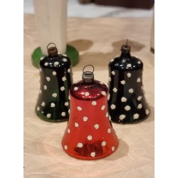 Gammelt glaspynt, 3 farvede klokker med prikker, h: 6,5 cm. (3stk)