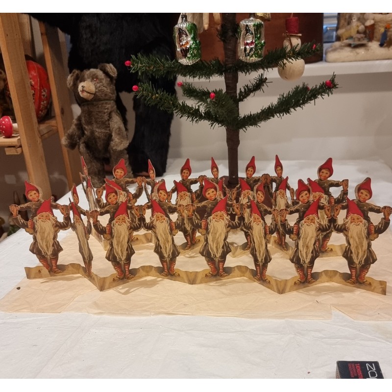 Old Christmas strip, Santas and Christmas girls, h: 13 cm, l: 56 cm.